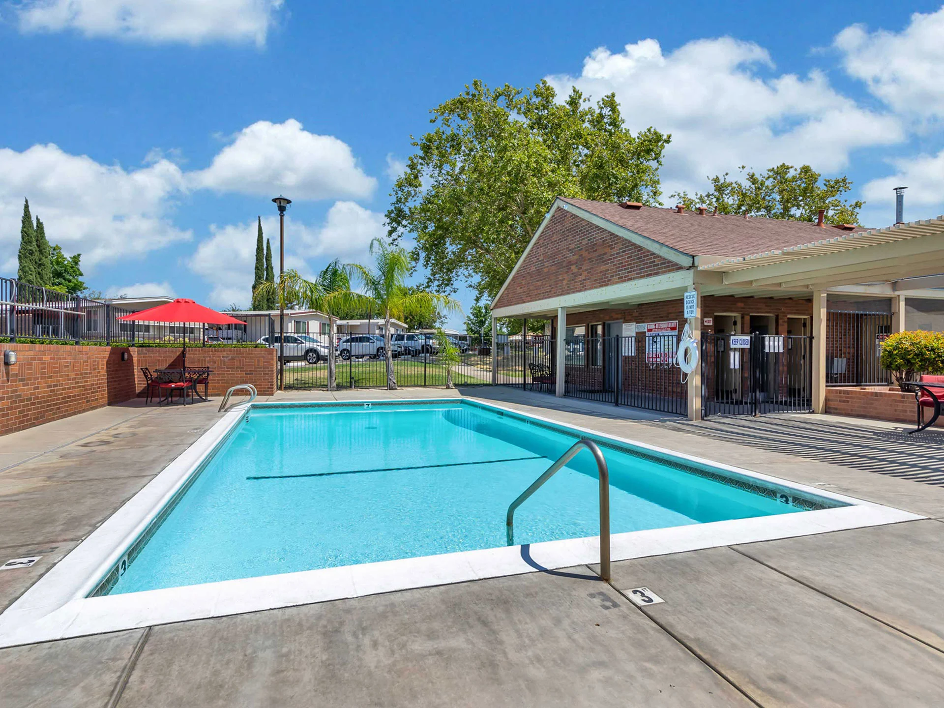 Meadowbrook Mobile Home Park - Pool
